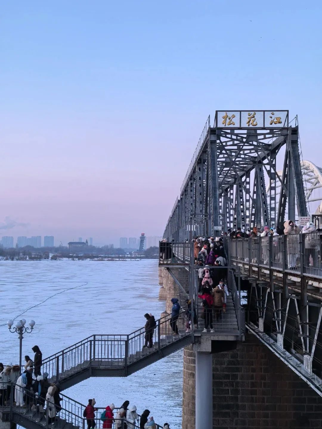 1734592693_611410046 1734592693_611410046