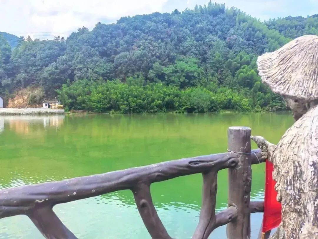 1887afb4e862b6fe252cb8ad9cd7af94-sz_142584