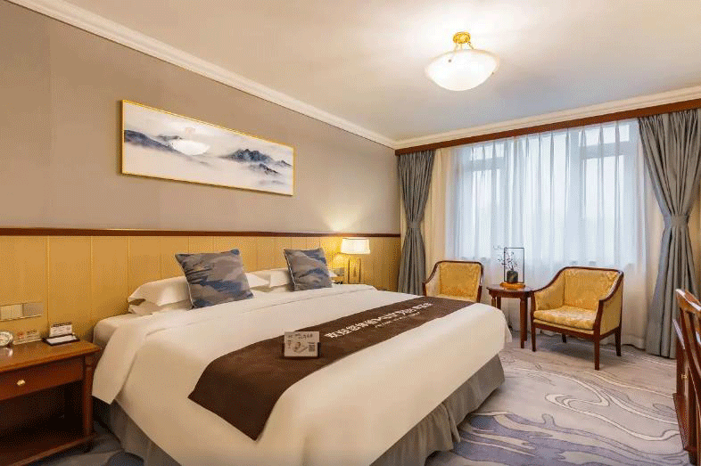 18fd165447d54c15a8df8df23f33644f-sz_851495-1