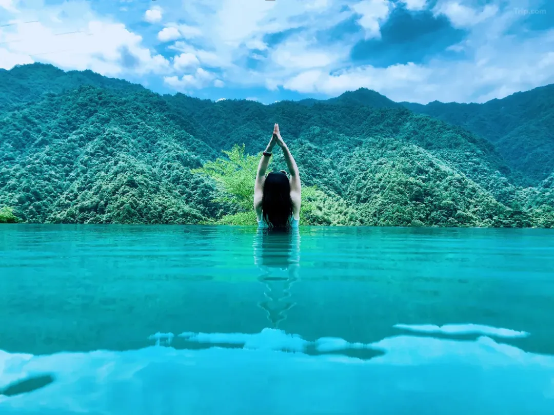 19285b2bb5a9dab63bb41a1d9781aab5-sz_1295584