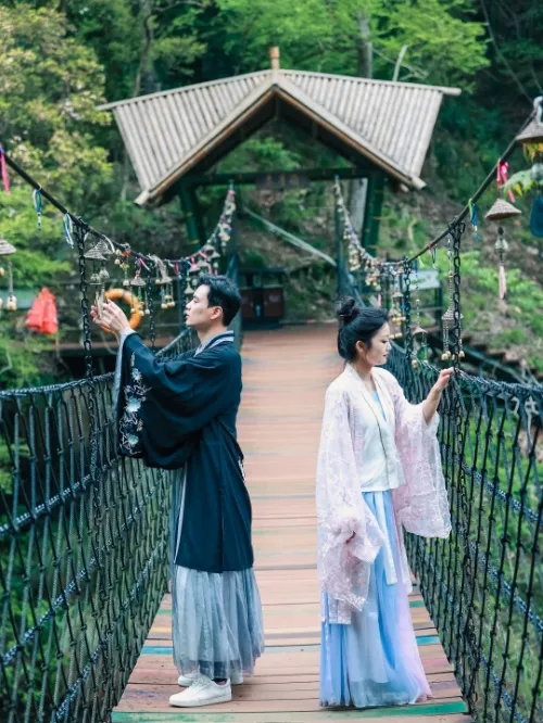 1e36915be1af35f66773d20839bc45a4-sz_302365