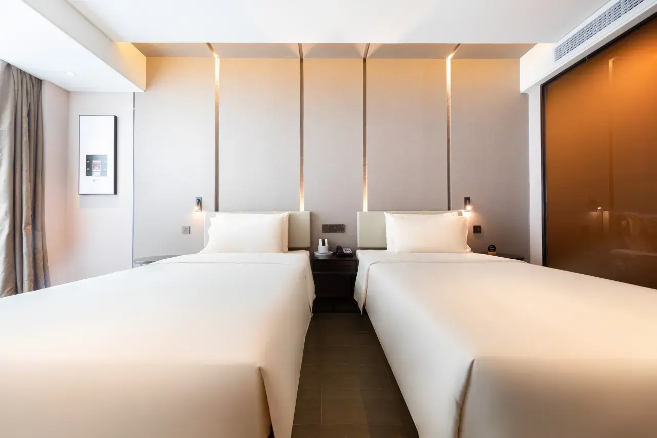 1mc1y12000e7vuavyA7E1_W_1280_853_R5