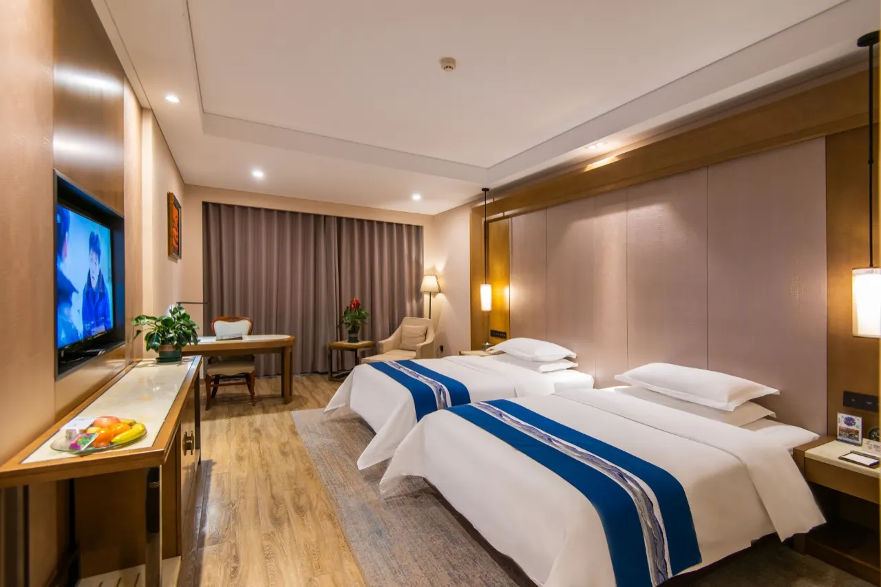 1mc4v12000jf70n911384_W_1280_853_R5