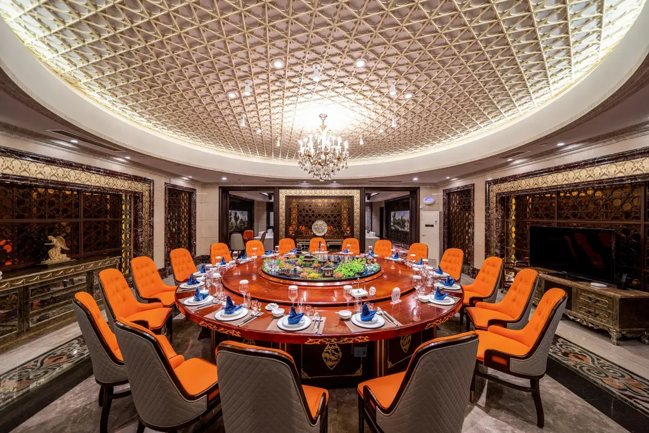 1mc5w12000ay2qcuj0EE4_W_1280_853_R5