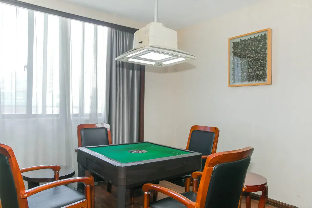 1mc6n12000drgv222EE10_W_1280_853_R5