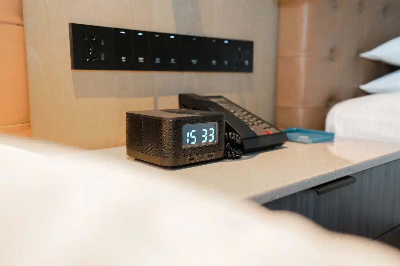 1mc6o12000gn20k2y2956_W_1280_853_R5