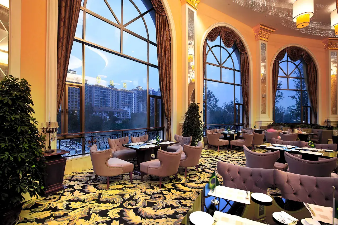 200a0p000000fkiwyEA44_W_1280_853_R5