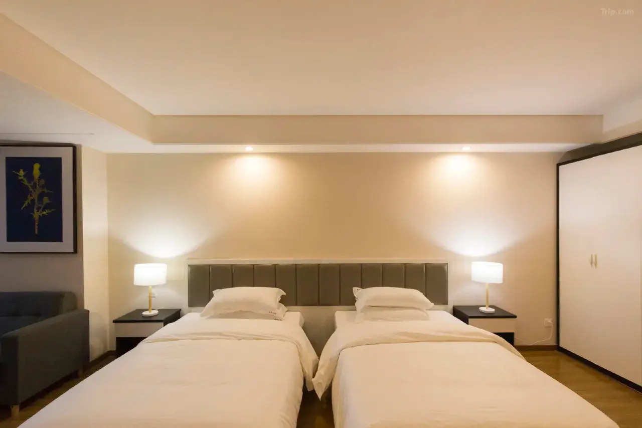 200a0w000000k6wn12A4D_W_1280_853_R5