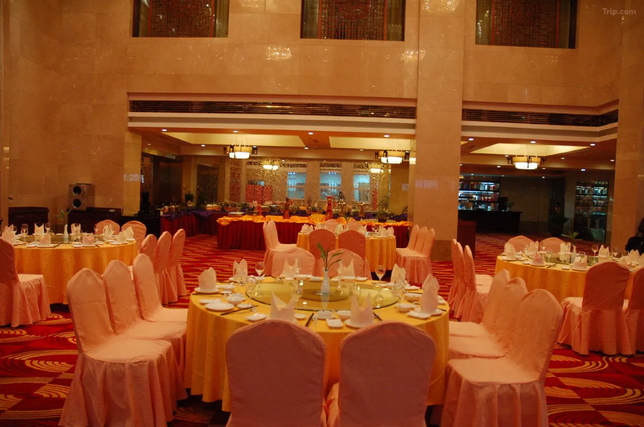 200f0800000035q82DE1C_W_1280_853_R5-1