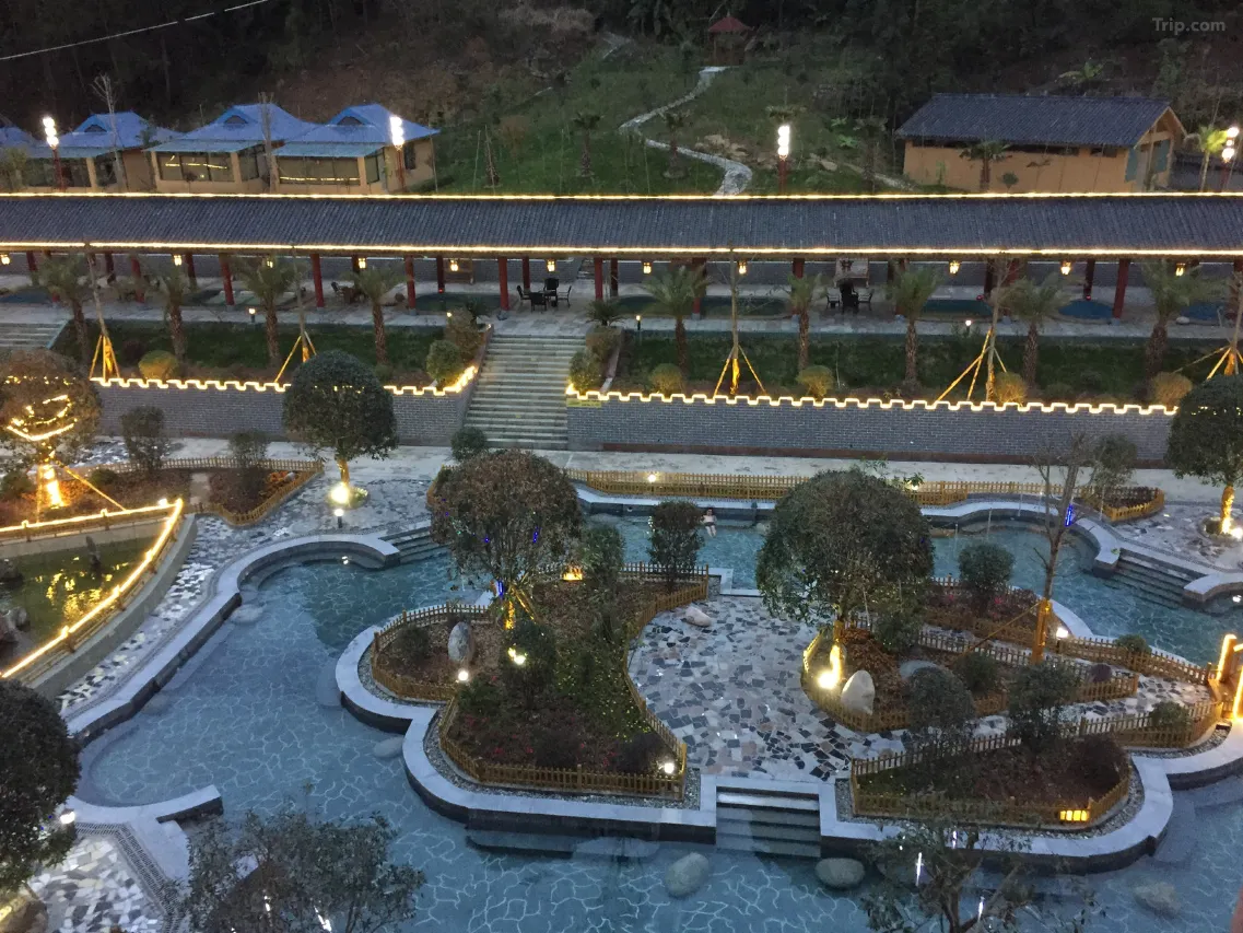 200m0r000000h7v1256A2_W_1280_853_R5