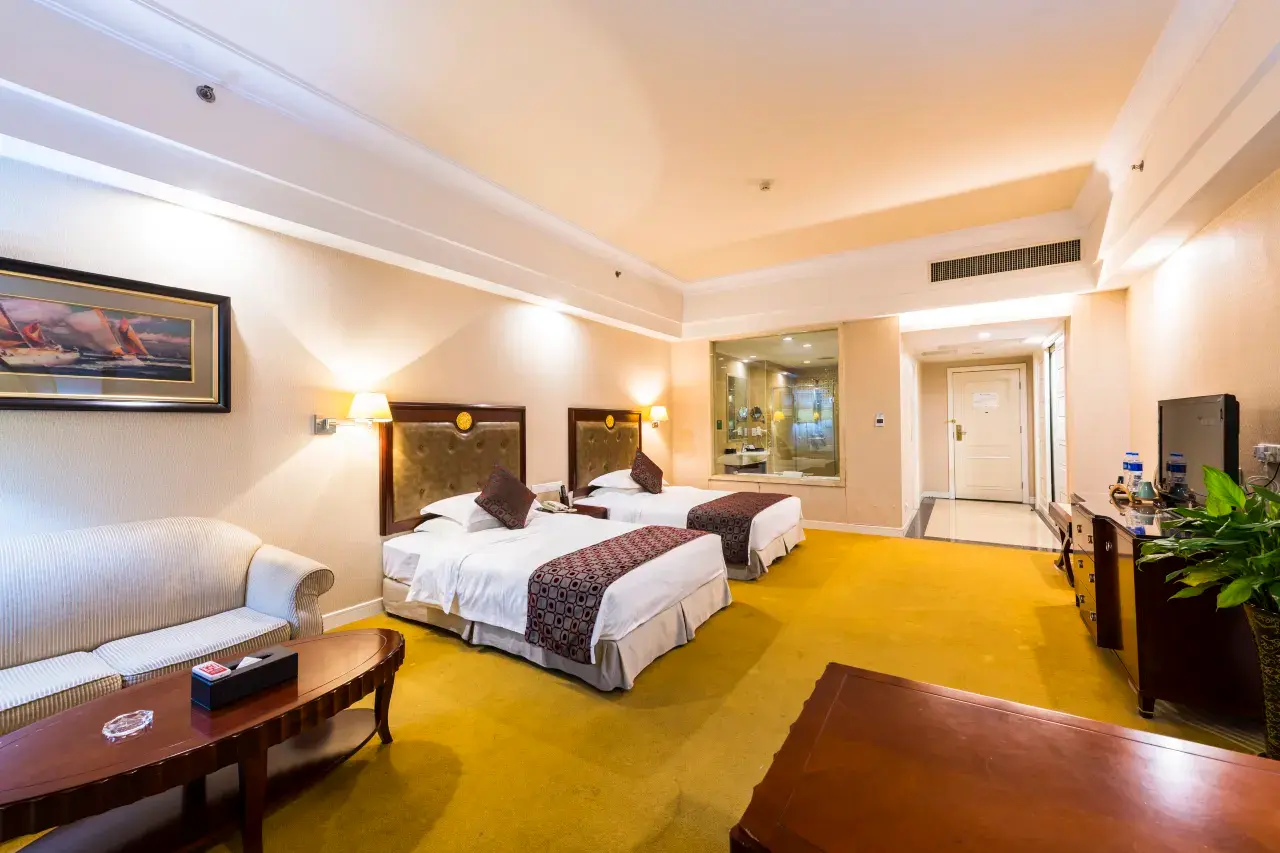 200o16000000yvkuu359B_W_1280_853_R5