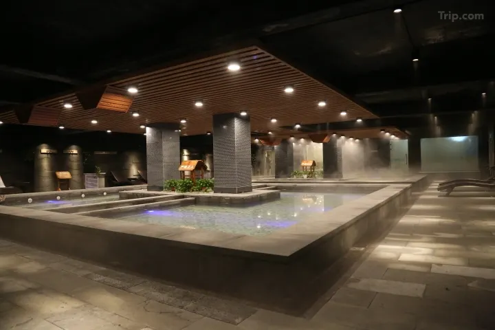 200p0z000000npgxhFC55_W_1280_853_R5