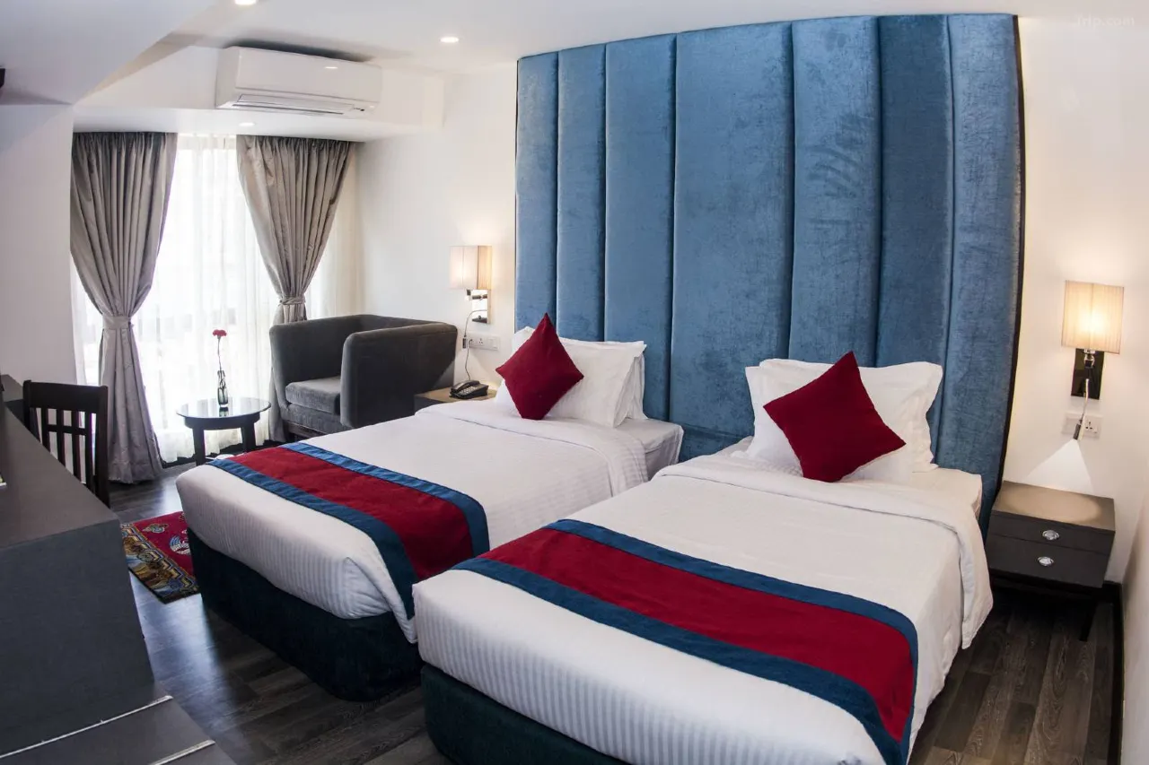 200s10000000omcvg67C4_W_1280_853_R5