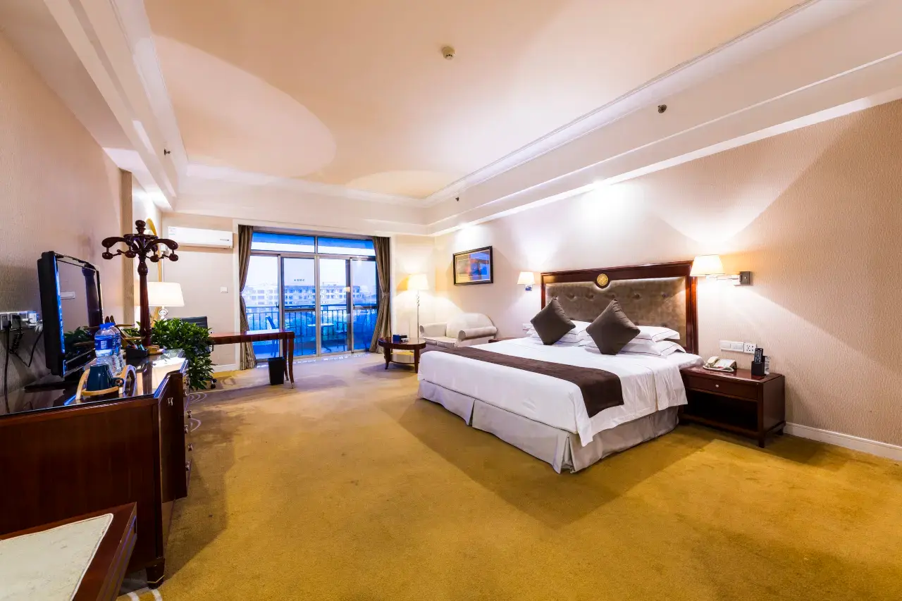 200u16000000ywp0yE793_W_1280_853_R5