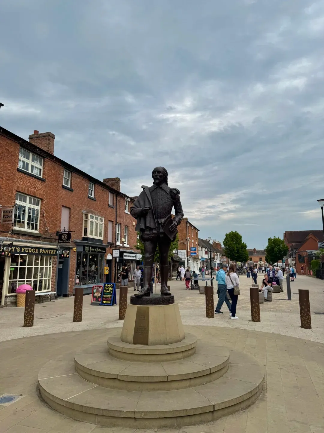 直飞英国纯玩12天！英格兰+苏格兰+爱尔兰+威尔士纯净之旅，纯玩0购，直飞往返，全程3-4星酒店+品质餐食，4岛9大核心区域全覆盖，特别安排4大入内深览