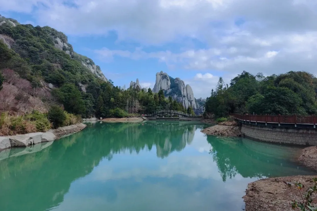 1799起靠海边酒店【福建霞浦B线】年底特惠-赠送特产大礼包-4晚连住三沙维也纳酒店-东壁日落.嵛山岛.下尾岛.太姥山.东安鱼排出海纯玩双动五日游