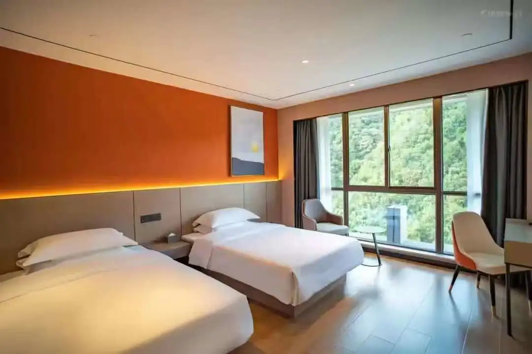 4f0583b561cb1db216f984b35637b91a-sz_51829