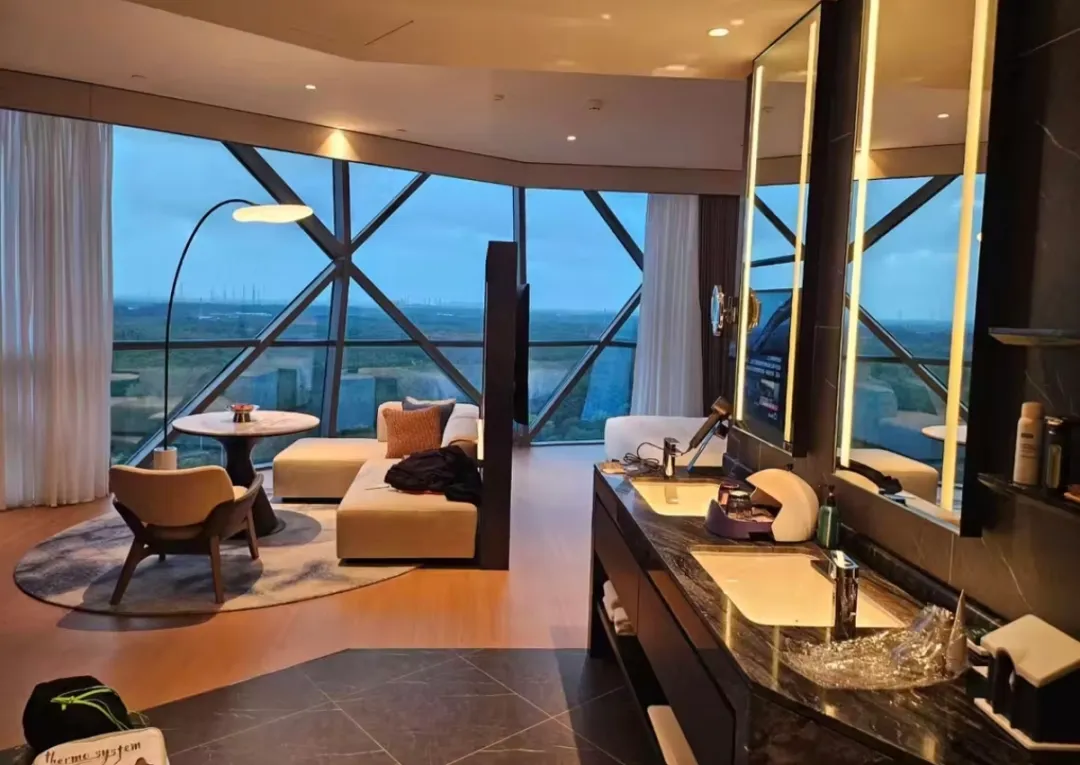 5d223df08ebde3f27018da8a7a6b772d-sz_1982947-1