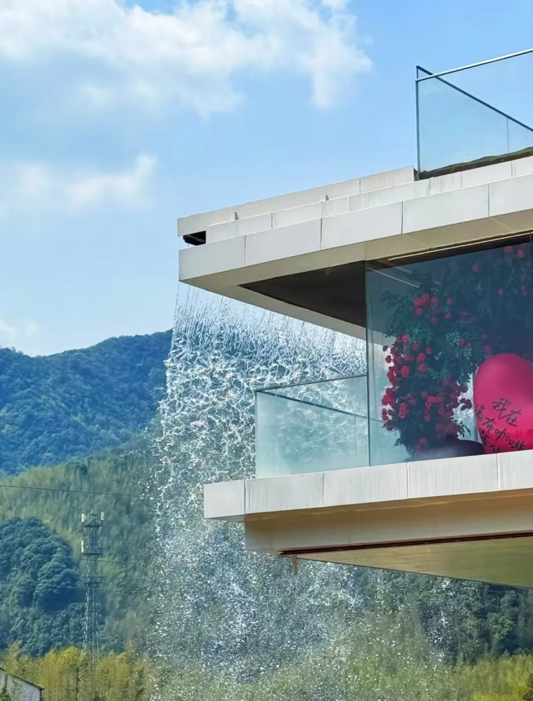 5e3941f00799adae1a26cbc8582756a0-sz_1544640