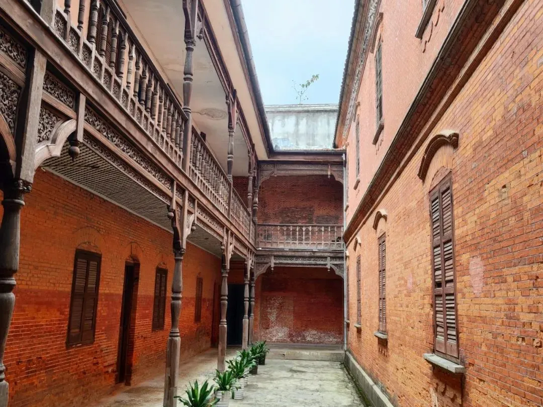 64e1d66eb05e867d70451906839cceab-sz_262459