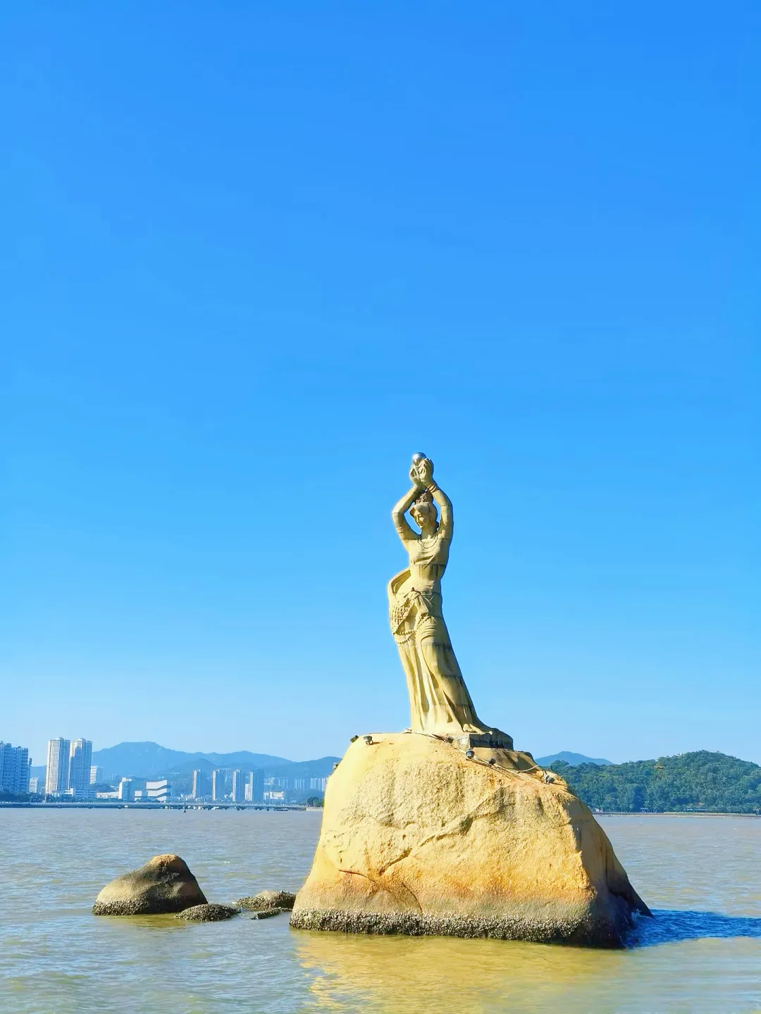 爆款❤️【风靡粤港澳】¥2499起•双飞10日•广东全景+香港+澳门•全程携程3钻酒店+升级2晚4钻酒店+升级1晚国际品牌•品7大特色美食•靓丽景点一网打尽！