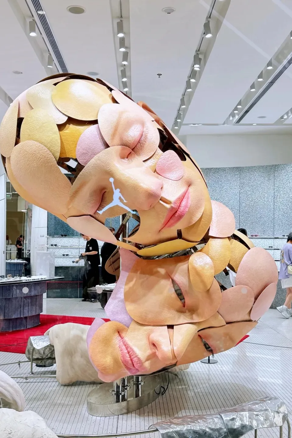 847783ac1d0cb8d8434bc4a8feda7a8d-sz_436753