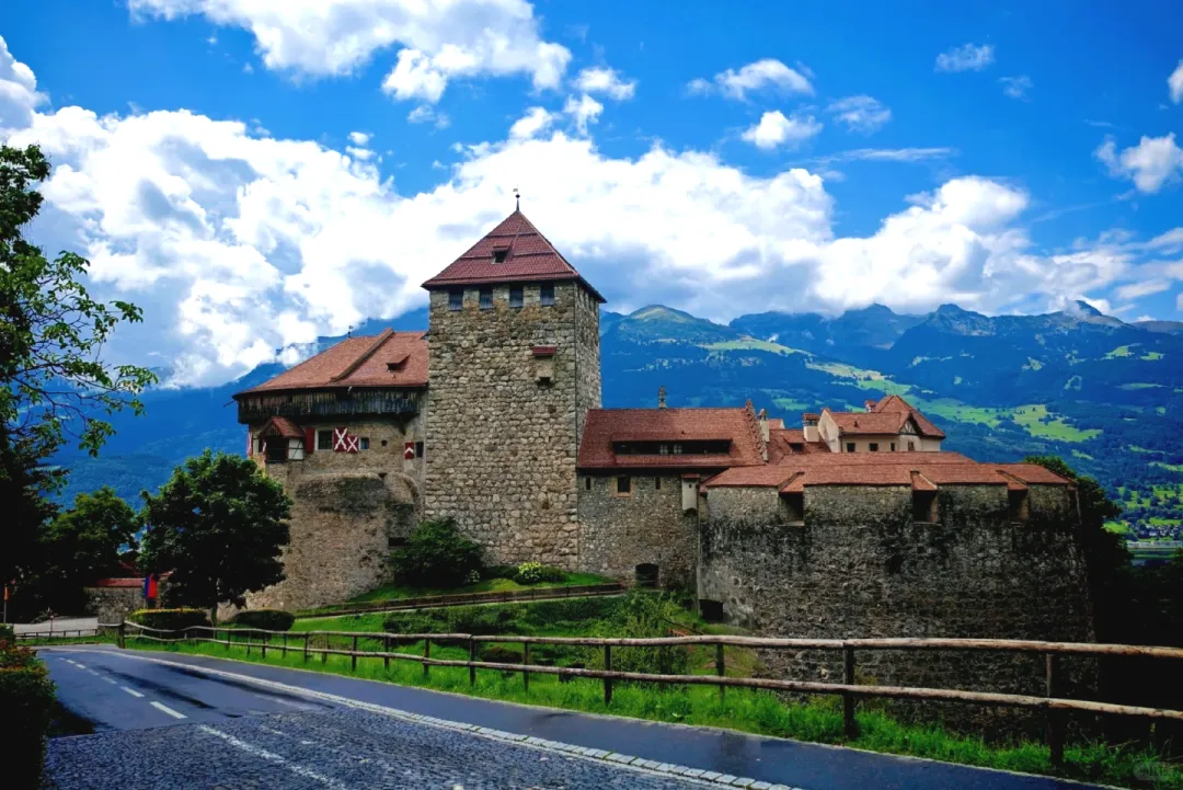 8532c06af88ac87d8db9c69dd9903df3-sz_2354834