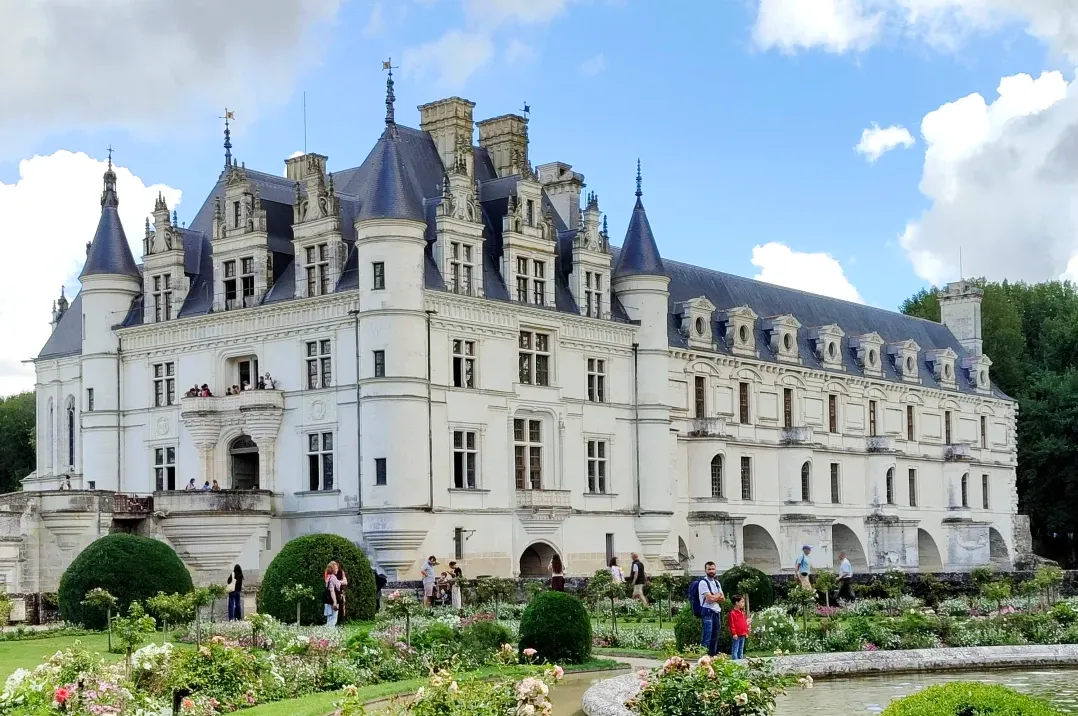 8f6181079bee47947bec38c36fb3d4f2-sz_2807337