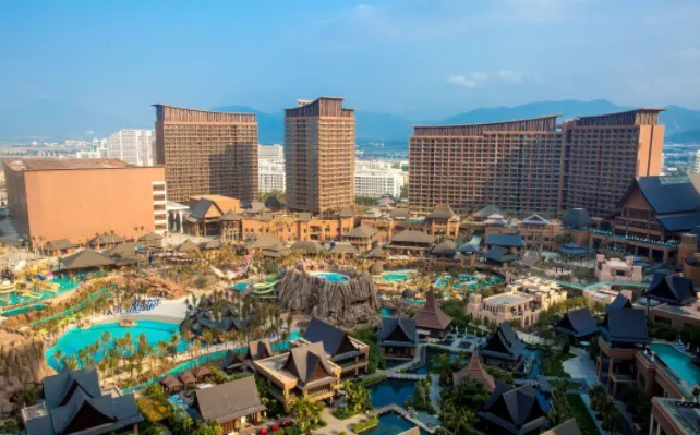 三亚春节♥️五星纯玩爆款【纯净红树林】丨2+1航空座椅旅游巴士+连住五星三亚红树林酒店丨上海回程接机