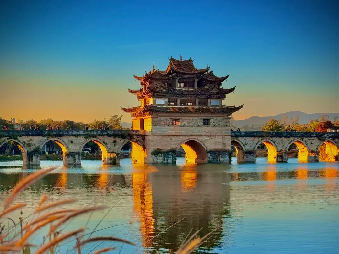 9b1d502f759a0f89edd7b7daac560d65-sz_2381031