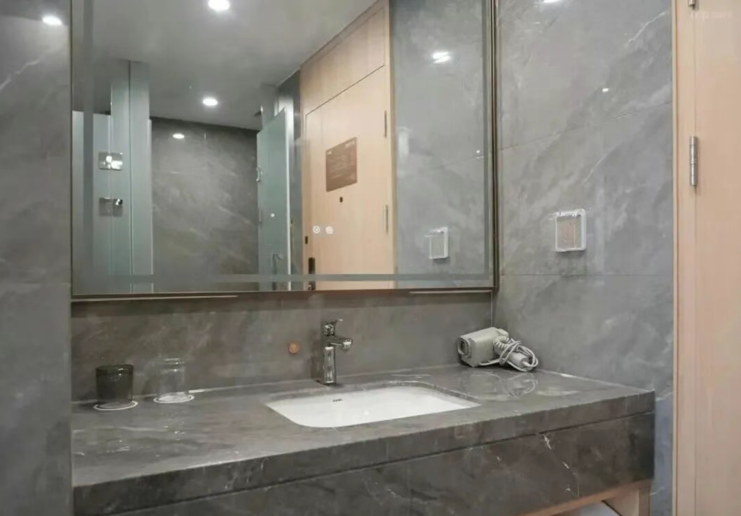 9c6a2114218f59f28e7c78f6b8fc388f