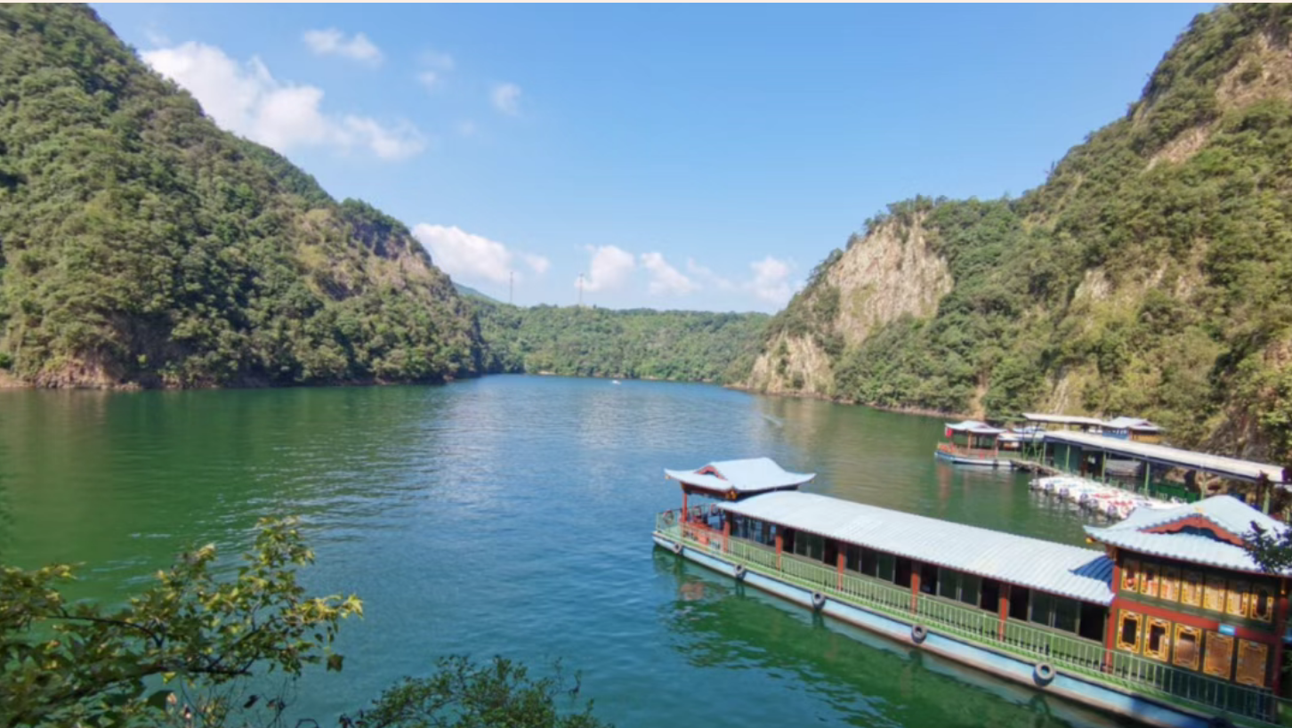 9e46109cab664f8c64ff7533d72f4d7f