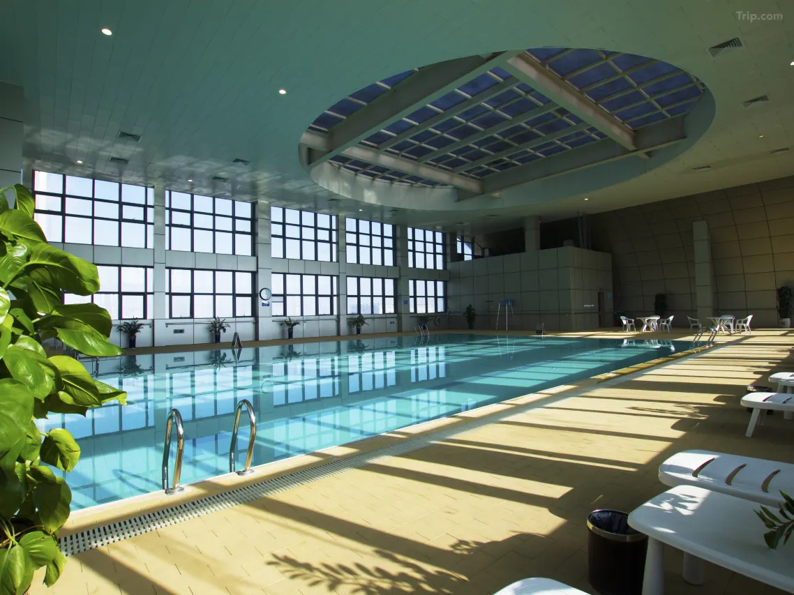 CghzflVIGAGAaeubACP6dbqq_7U197_W_1280_853_R5