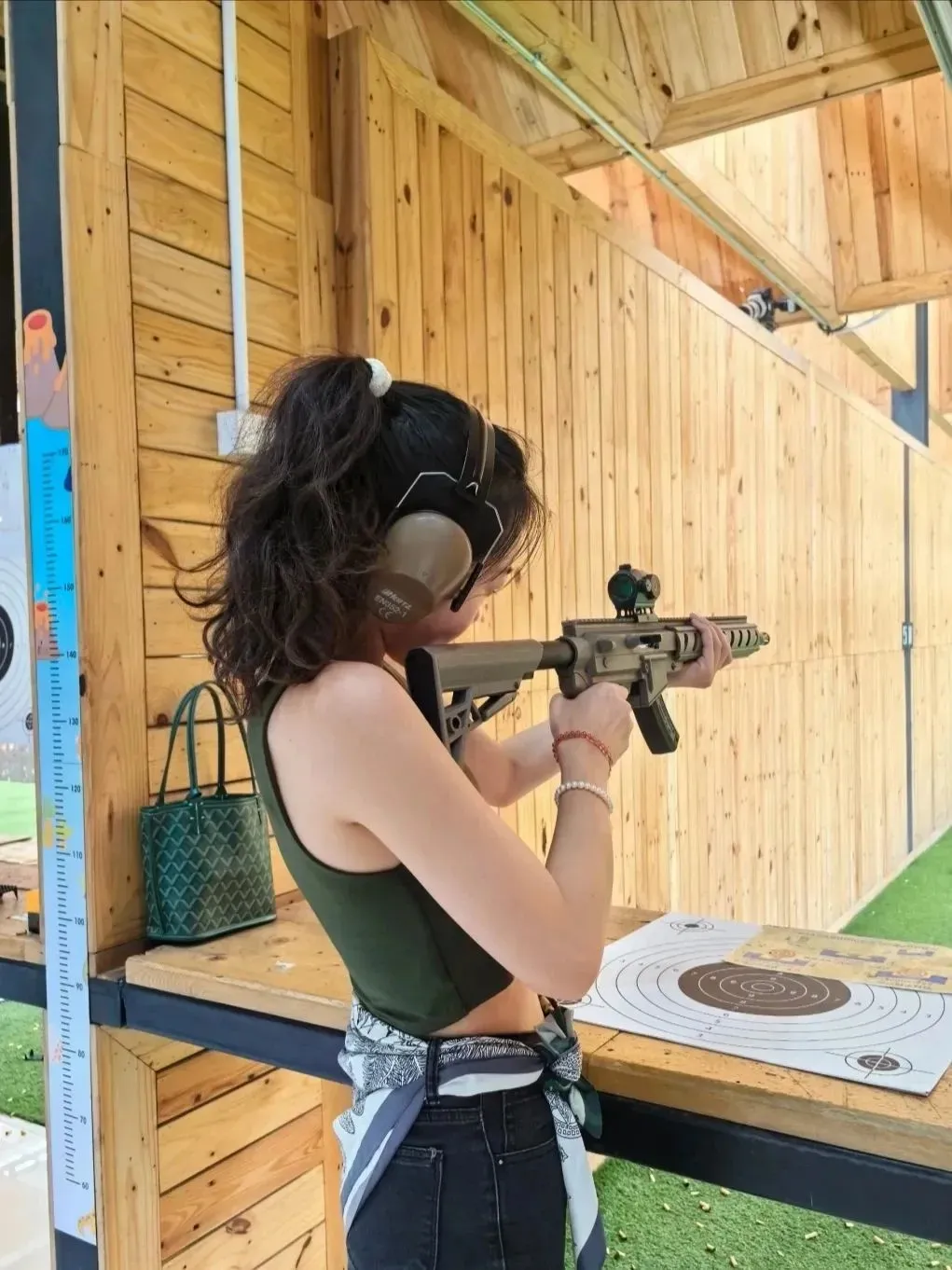 aafb64571d386359175e357bcfdb5e5d-sz_296805