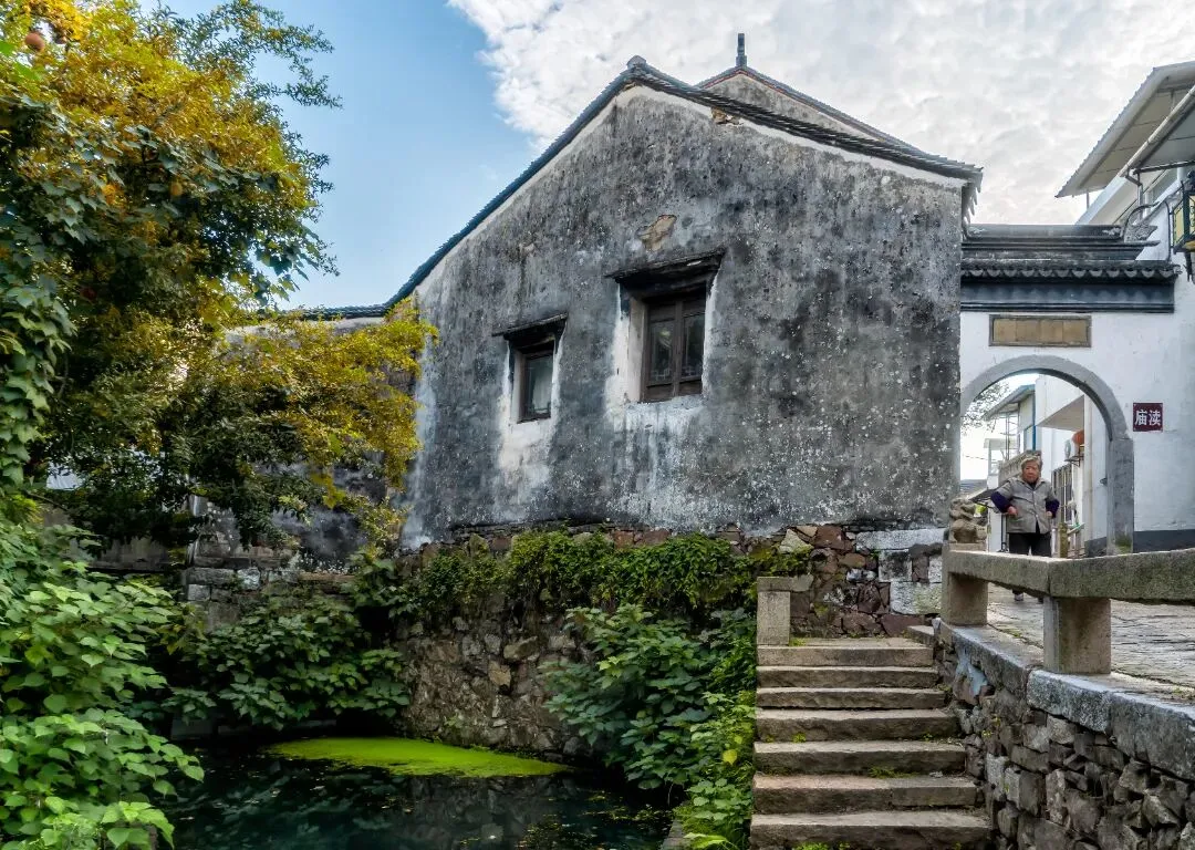 b70631131a6e8eb9cd8c9ae572785279-sz_229328