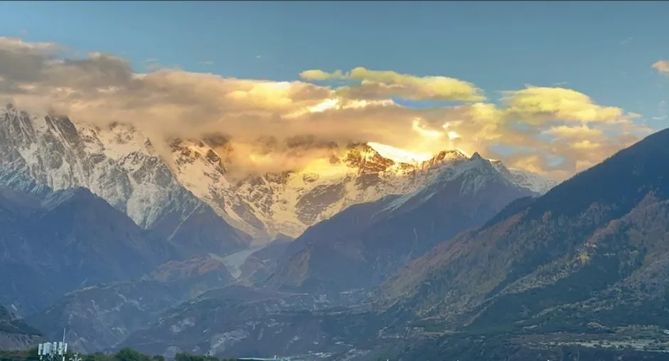 bdf7902c09f6640b5e1420b960ba8e80-sz_697742