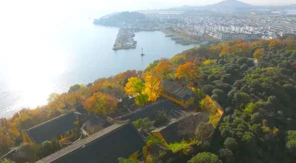 年末特惠【498元西山岛❤太湖三白】连住太湖湖畔度假农庄丨含4早9正丨免费空调、棋牌、唱歌丨纯玩5日