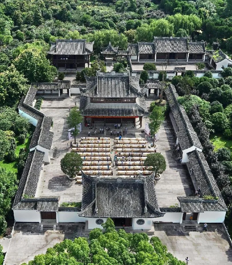 d2a68872414348948683981a544dd16d-sz_1866798