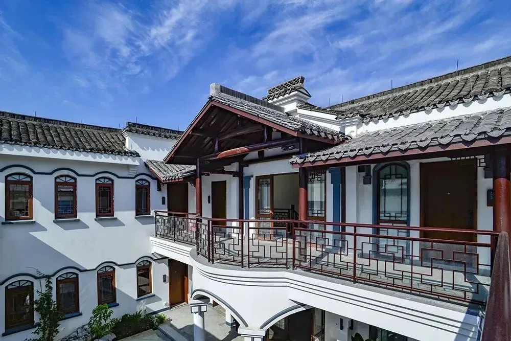 d568a0efcec54605747236fca8246293-sz_141558