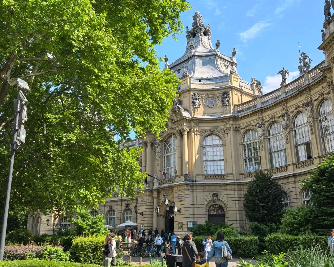 d8adbe9d5a407bf92b1bb05971563d43-sz_773547