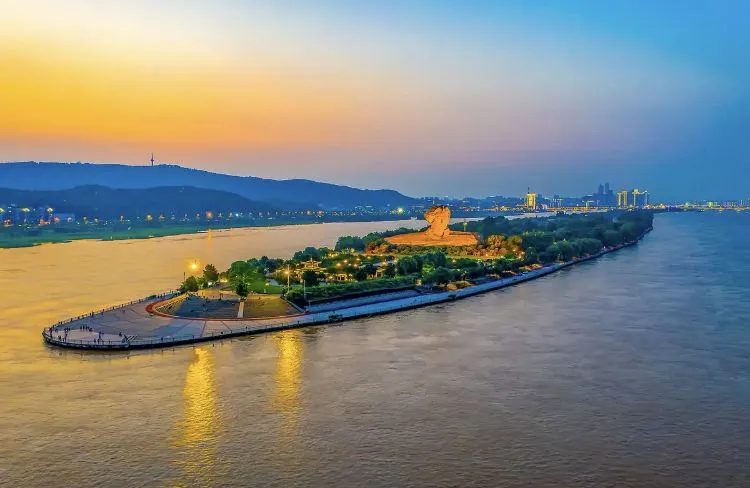 e2d24cdfa20ee81d1e58c398ae4fea07-sz_51446