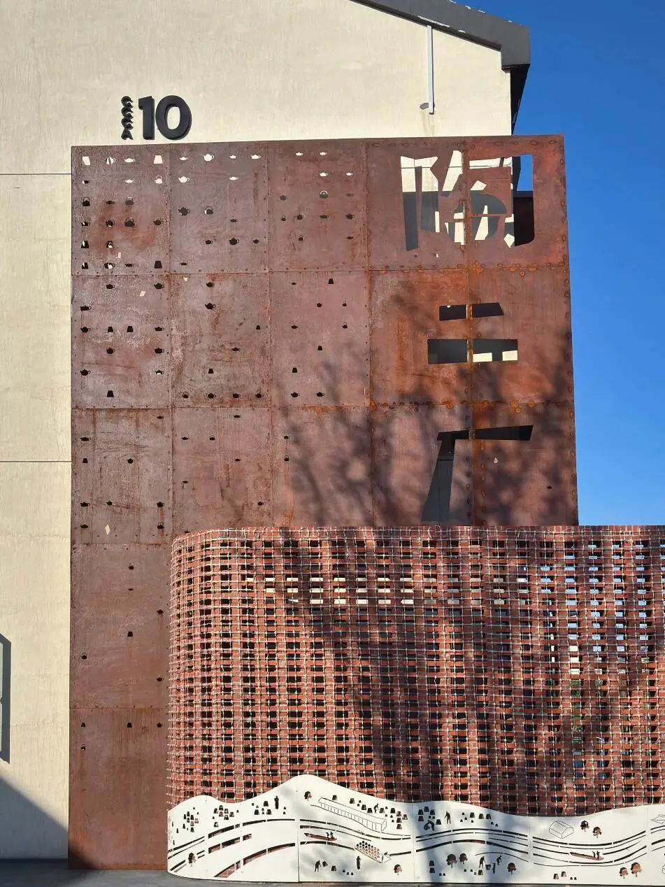 e441450565e740b34f82e6a5dab260a5-sz_236020-1