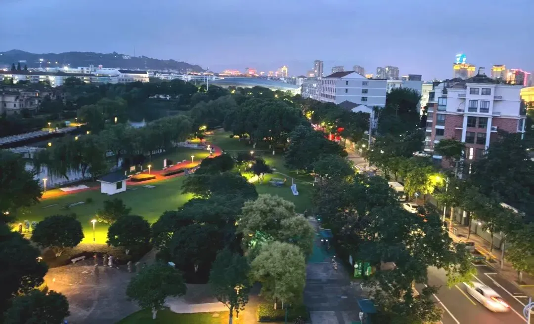 【曼枕江南·越宴嵊情】499元嵊州4天3晚康乐之旅-宿曼云酒店·品九餐风味·溯越剧之源·寻百味小吃