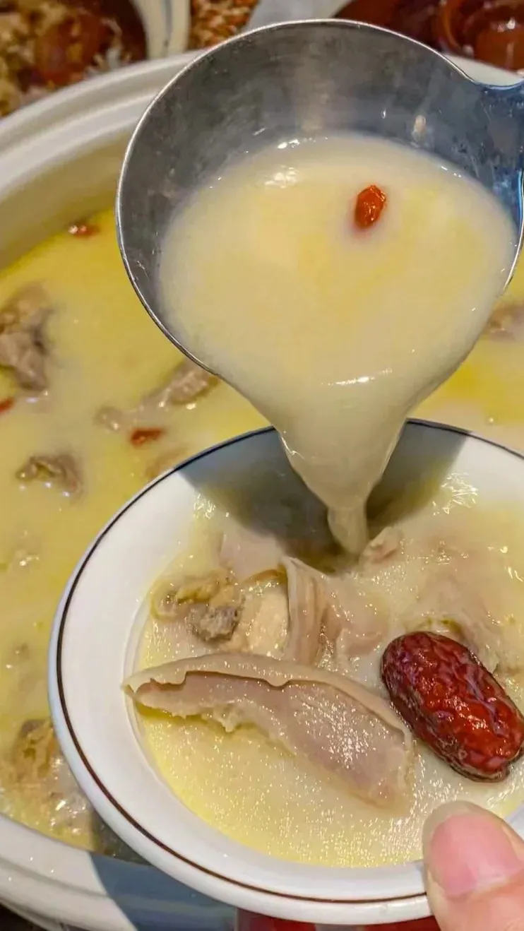 ee6166964ec0677a7c1597a3ef4500a8-sz_214200