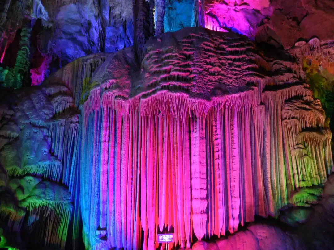 f2996a1a7714cb4a3f6ac191b7efe053-sz_2196305-1