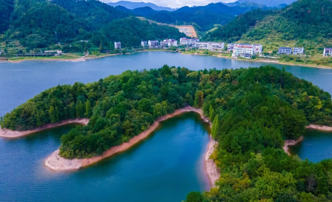 faaa0422364f4f81e7effcb341db89d6-sz_824763