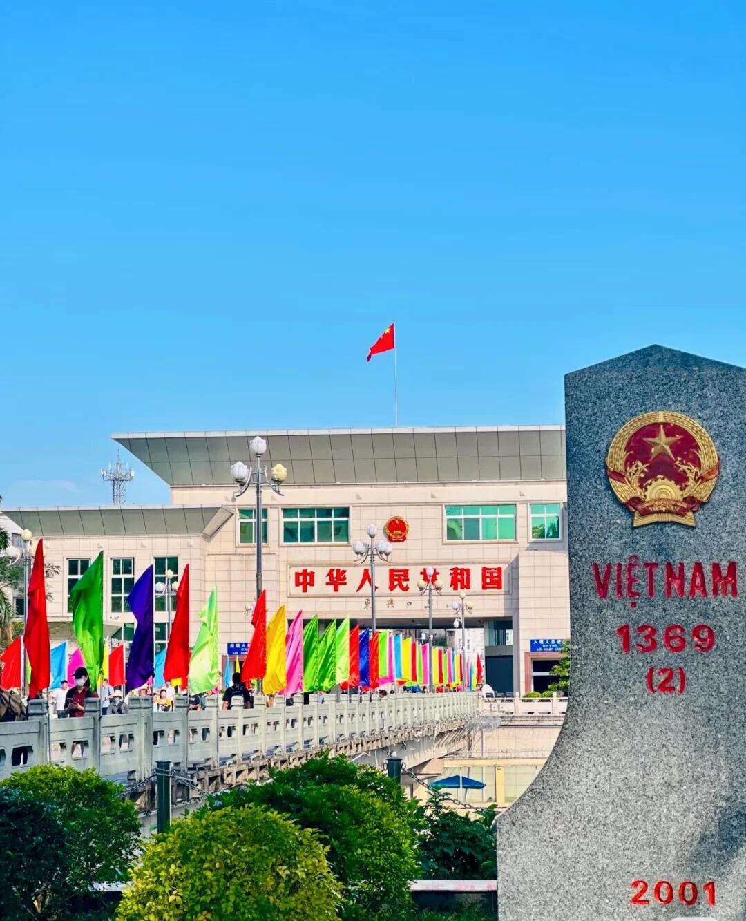 00000000RqEMviOUcKDWxbSR