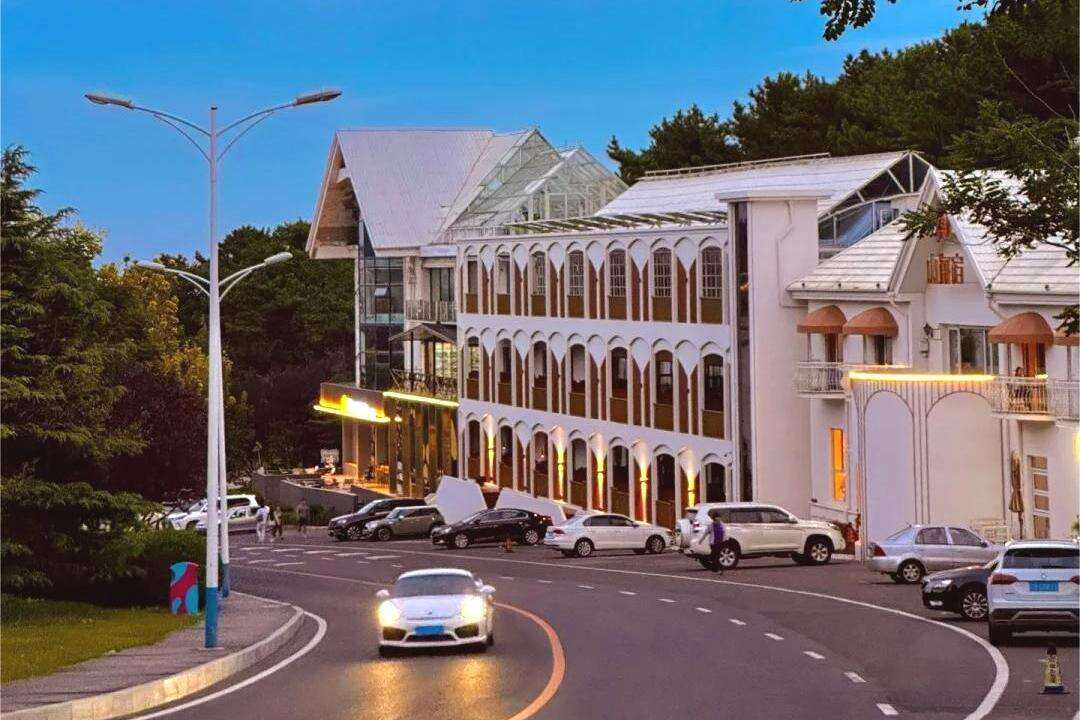 00000000THrDuXzIArbivGgB