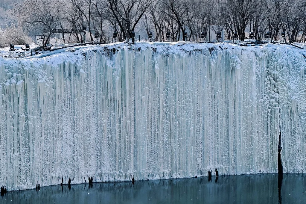 00000000ZAgifiWwIulgSbwx