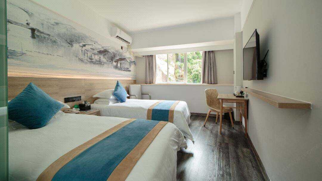 00000000fecOmBoWxDdiYXtg